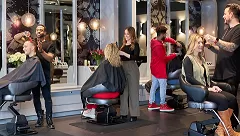Da Vichi Hair Salon in Waghawadi