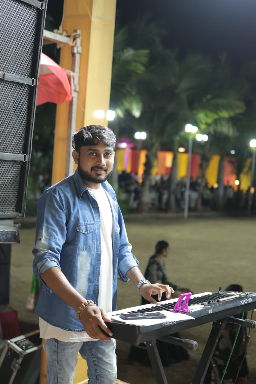 Ram Gondaliya - Keyboard Player (કીબોર્ડવાદક) artist